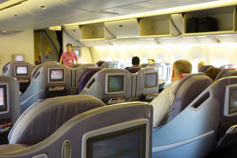 タイ航空　ビジネスクラス（TG217 バンコク スワンナプーム – プーケット）