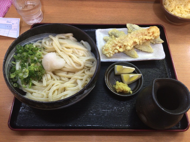 本格讃岐うどんと激ウマ天ぷら（ちくぼー）が味わえる！「さぬきうどん大木戸　福岡舞鶴店」