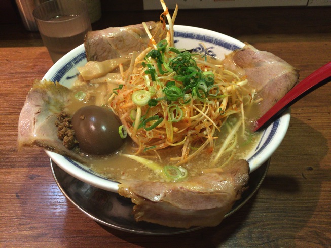 【中華そば郷家 天神店 】魚介系しょう油ラーメンの実力を思い知りました。
