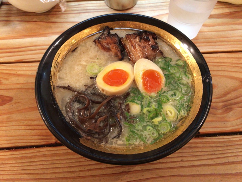 【めんくいや渡辺通店】とろとろの厚切りチャーシューメンをガッツリ味わいました！
