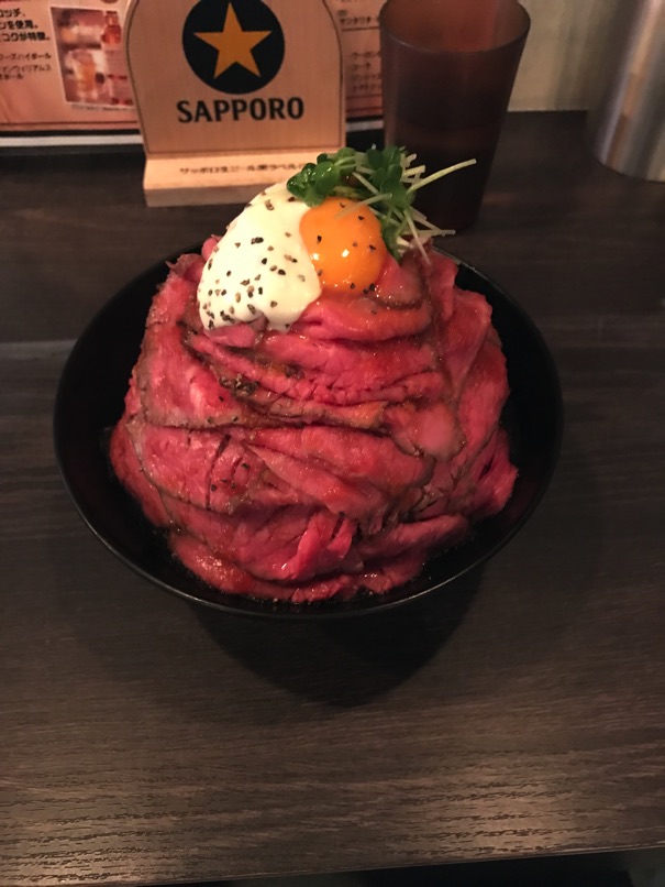 【レッドロック博多大名店】行列ができるローストビーフ丼を食べてきました