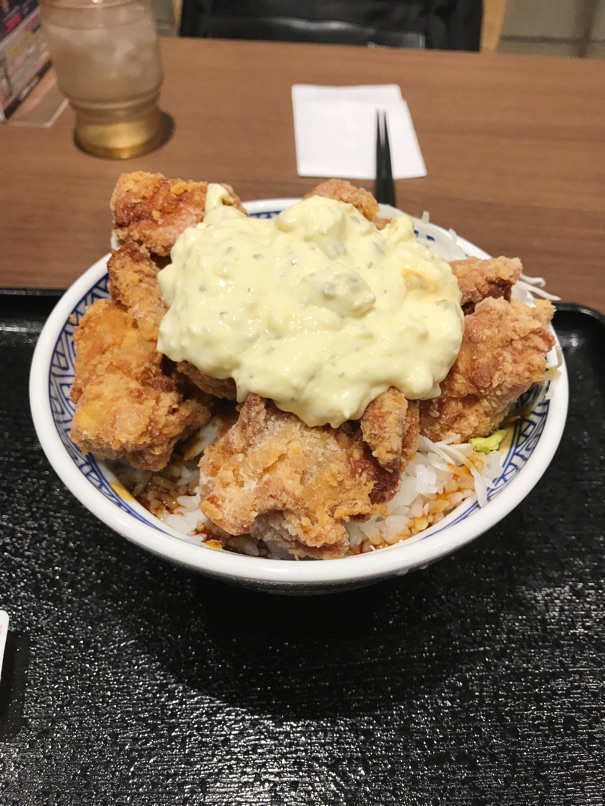【吉野家】黒い吉野家が福岡天神サザン通りに出現！ 肉汁あふれる「から牛」を食べてきたぞ！