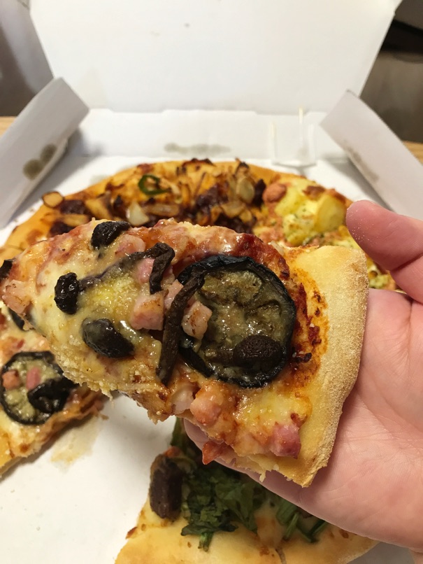 pizzaHat_hkt_11.jpg PizzaHat hkt 11