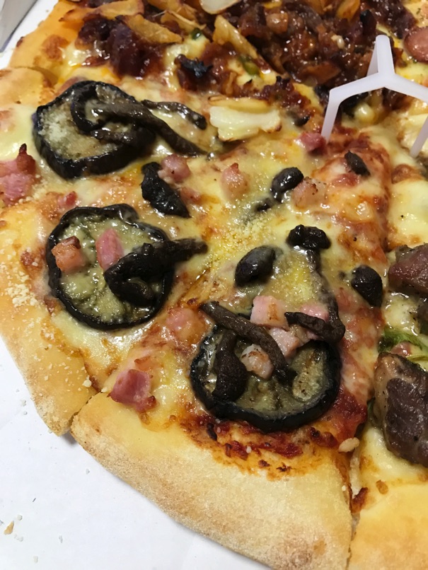 pizzaHat_hkt_5.jpg PizzaHat hkt 5