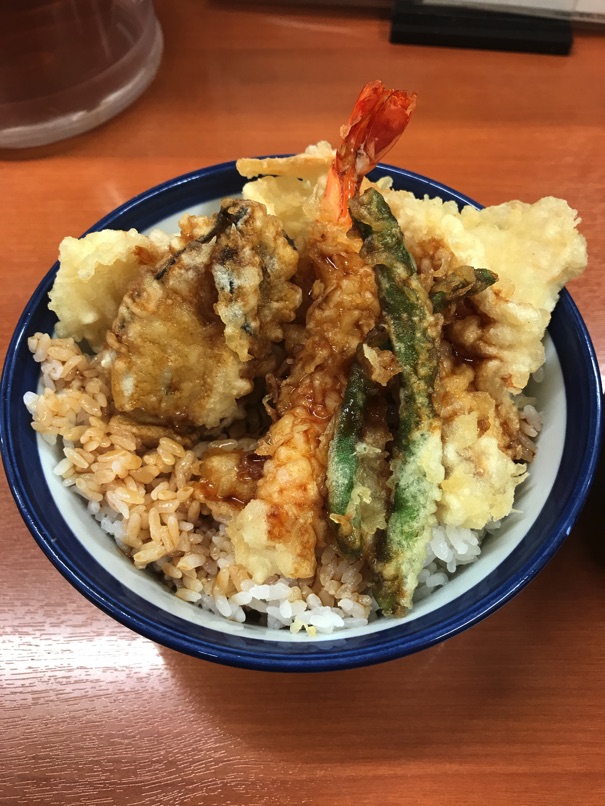 【天丼てんや】「秋の海鮮天丼」 大ぶり牡蠣入り秋味いっぱいのどんぶりです