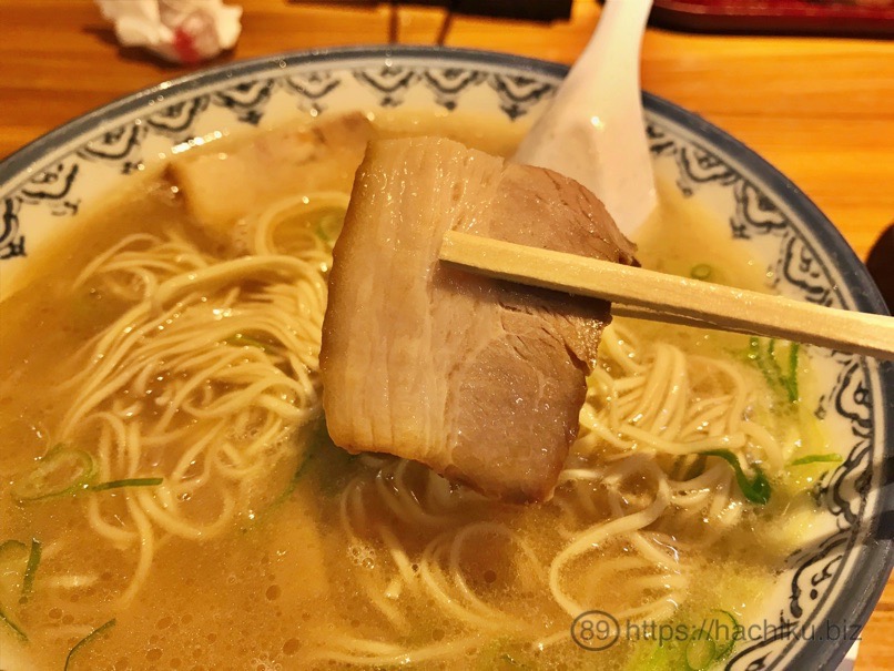 天神赤のれん　ラーメン　チャーシュー
